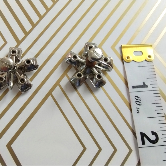 Vintage Albert Weiss Floral Earrings - Picture 12 of 13